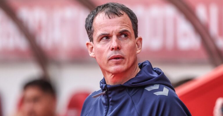 Régis Le Bris from D2 to the Champions League?