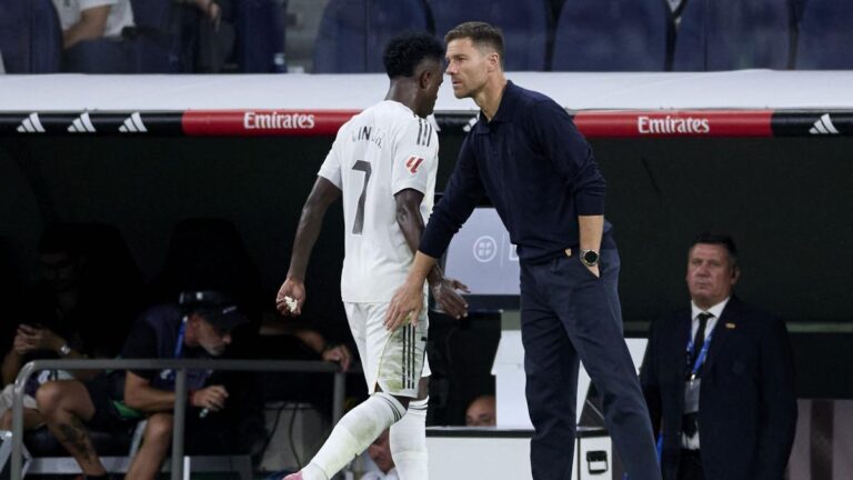 The tension rises in the Real Madrid locker room!