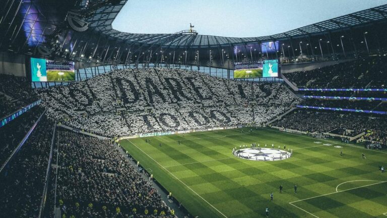 Tottenham goalkeeper retires at 27 to become photographer