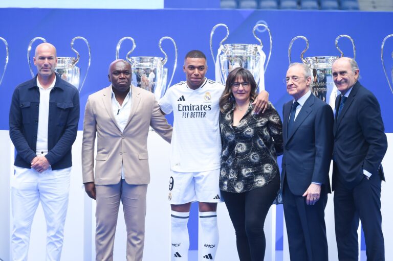 Did Mbappé really write the tweet about Orelsan?