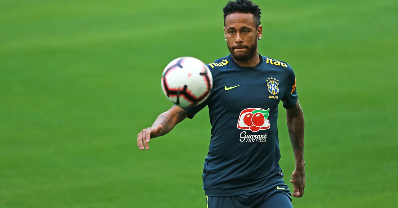 Neymar ready to change position to compete in the World Cup?