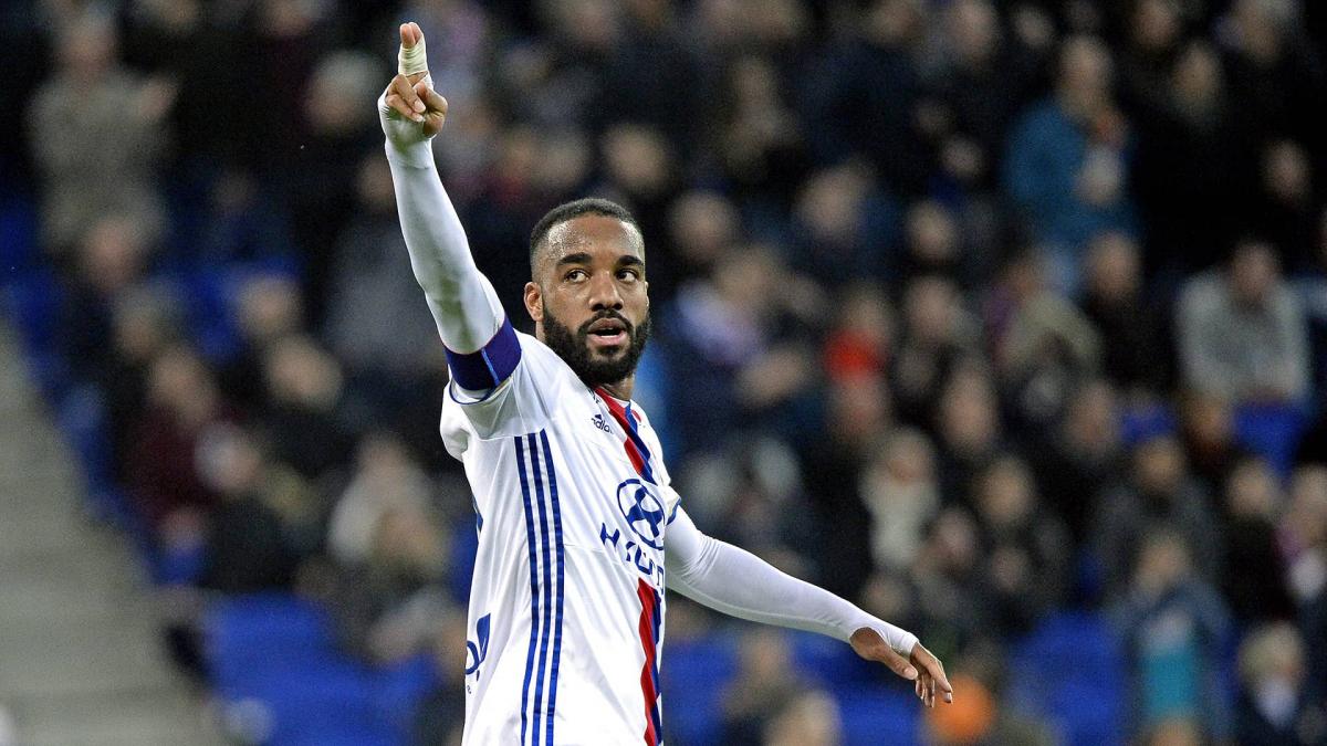 Alexandre Lacazette's shock reaction after OL's defeat against PSG