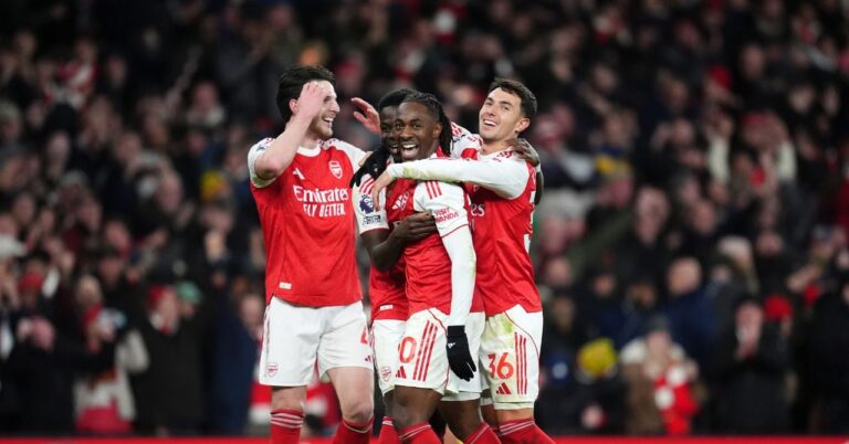 Arsenal crushes Tottenham!