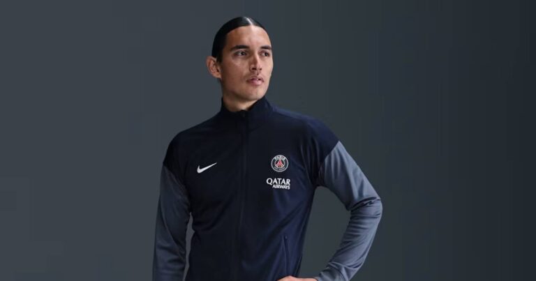 Black Friday Nike: this Paris Saint-Germain tracksuit is half price!