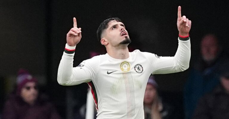 Chelsea keep the pace