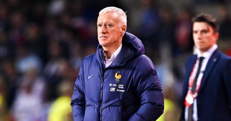 Discarded, a Blue from Deschamps empties his bag