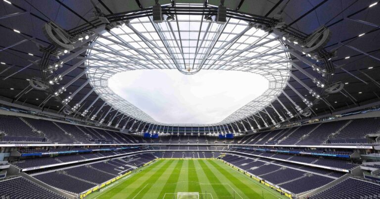 “I wasn’t happy here”: a football star says stop