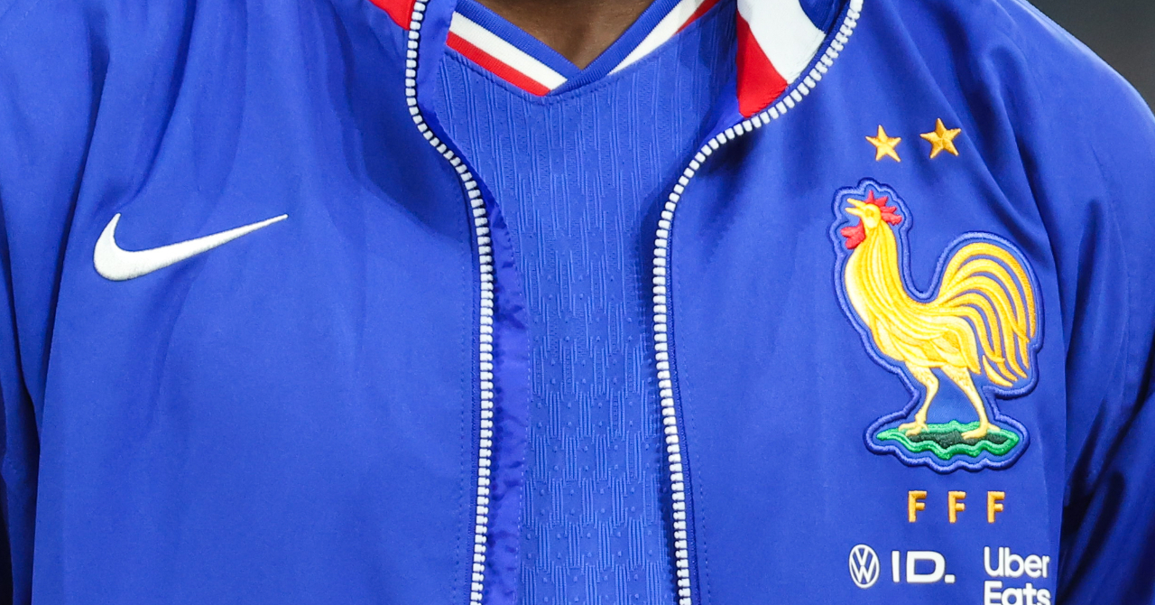 Injured, a French international from PSG withdraws