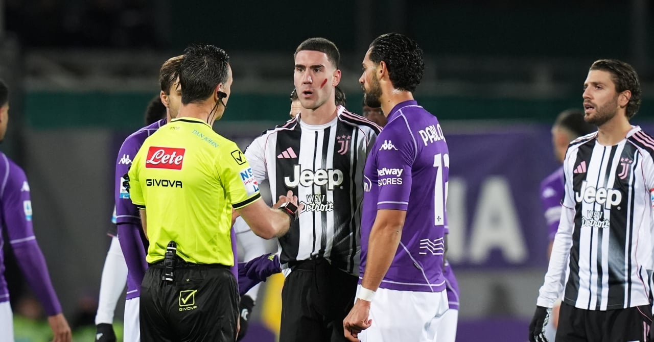 Juve hanging on, Vlahovic target of racist chants