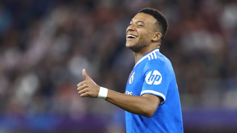 Kylian Mbappé declares his love