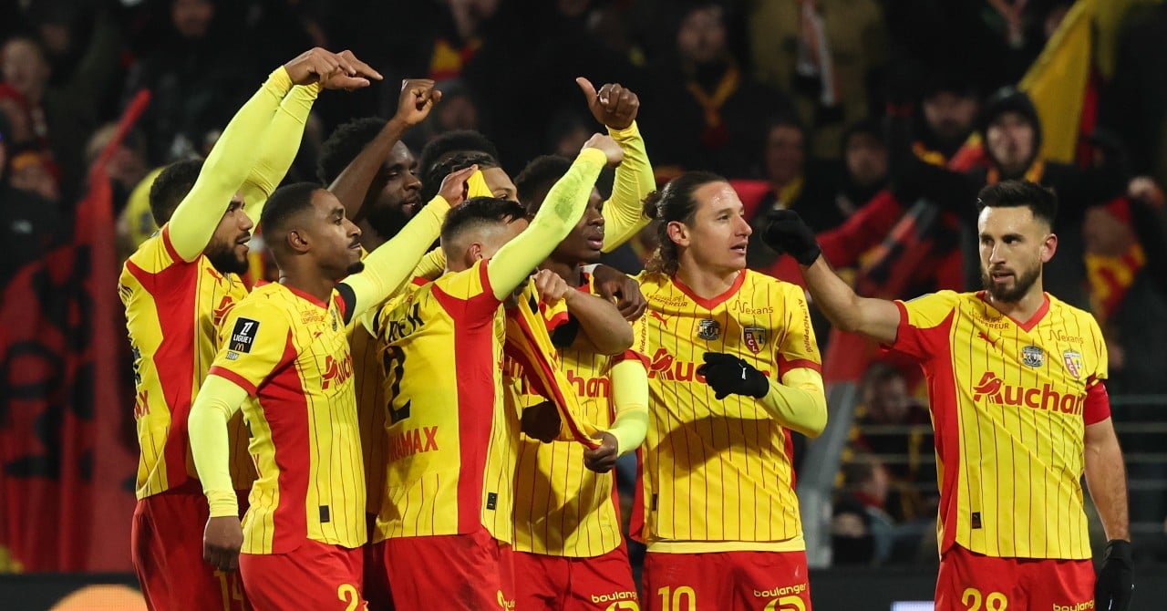 Lens clings to OM