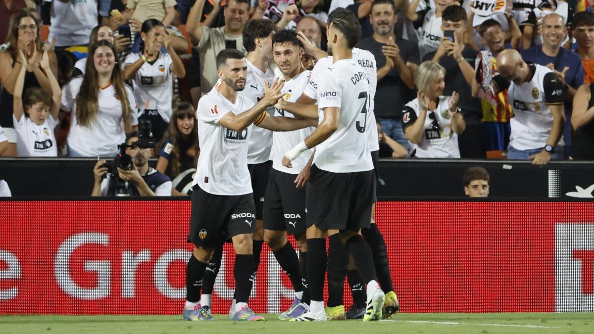 Liga: Valencia wins against Levante