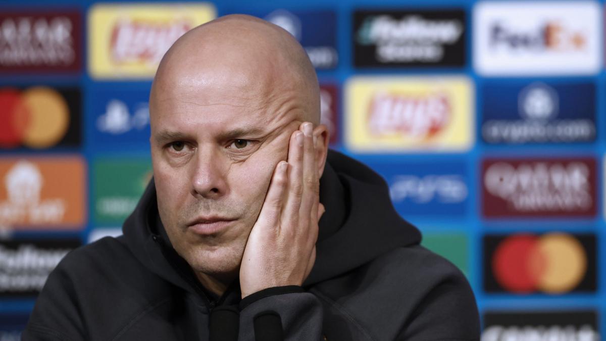 Liverpool: Arne Slot responds bluntly to Curtis Jones' statements