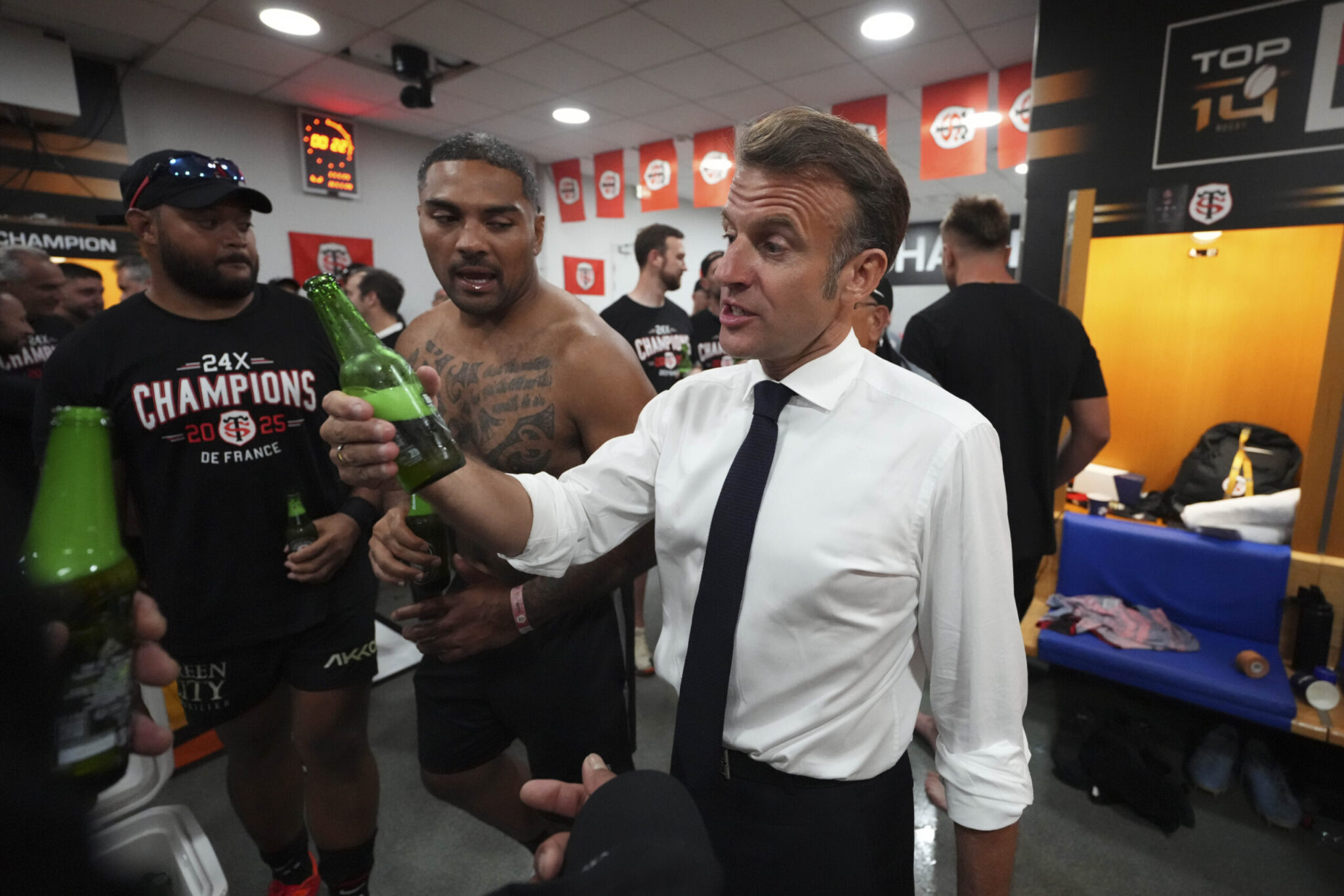 Macron, his improbable injunction to Ronaldo
