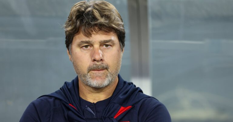 Pochettino loses his cool at a press conference