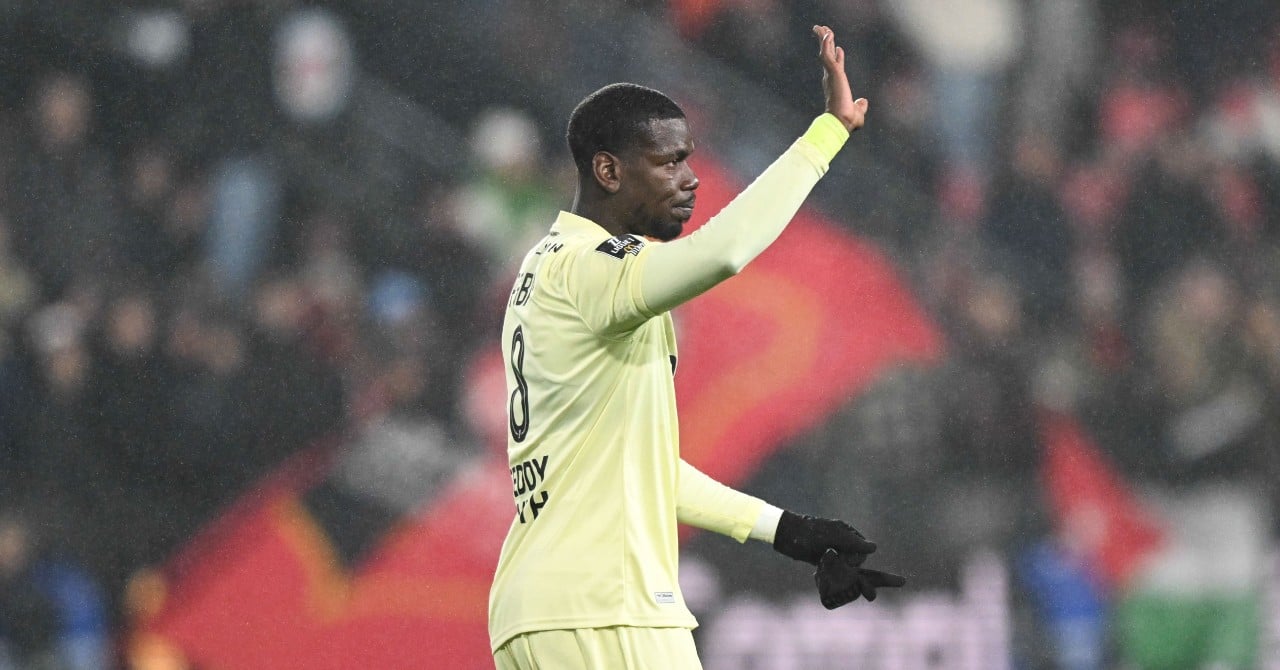 Pogba, what is his current salary?