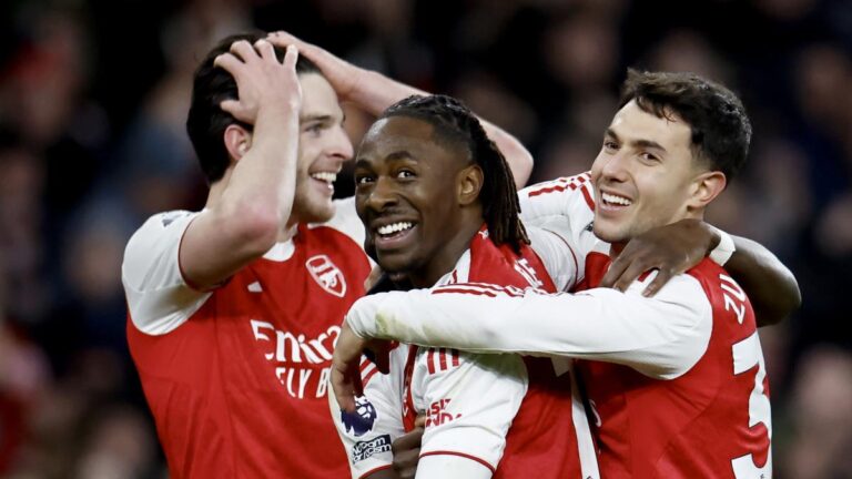 Premier League: Arsenal humiliates Tottenham in the North London Derby and widens the gap at the top