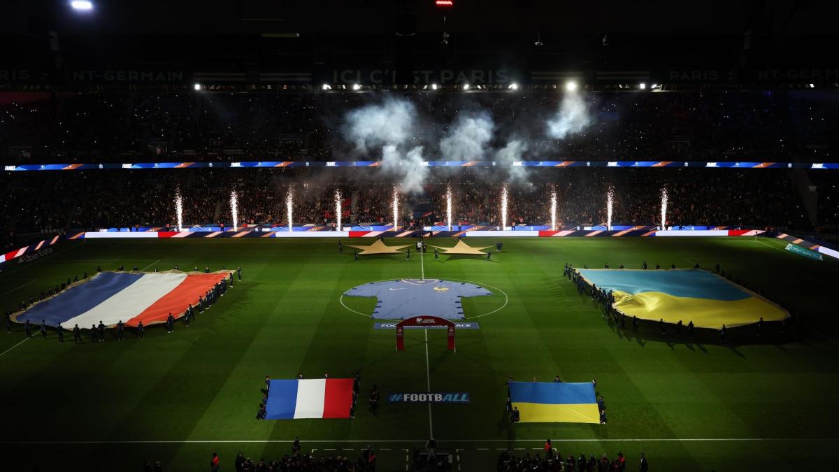 The vibrant tribute from the Parc des Princes and the French team for November 13