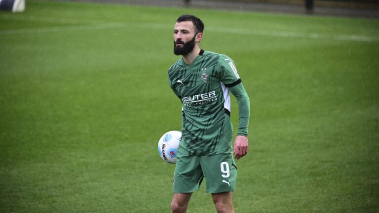 Bundesliga: Gladbach pushes Mainz into darkness