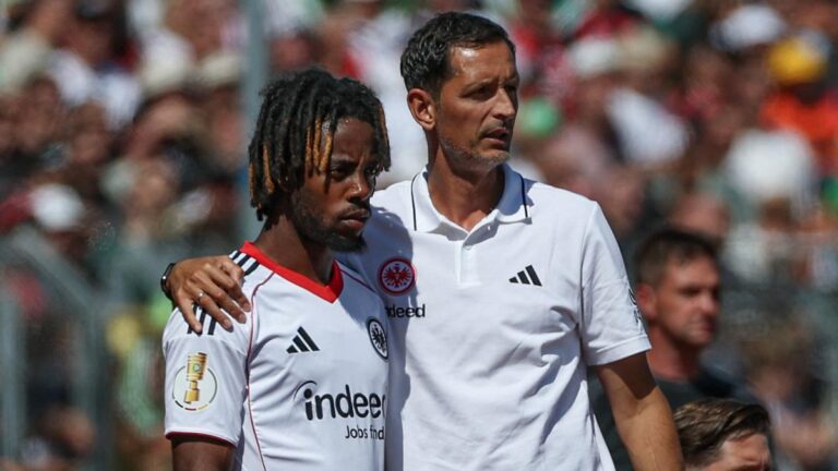 Eintracht coach really can't take Elye Wahi anymore