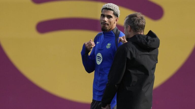 FC Barcelona prepares a plan for Ronald Araujo