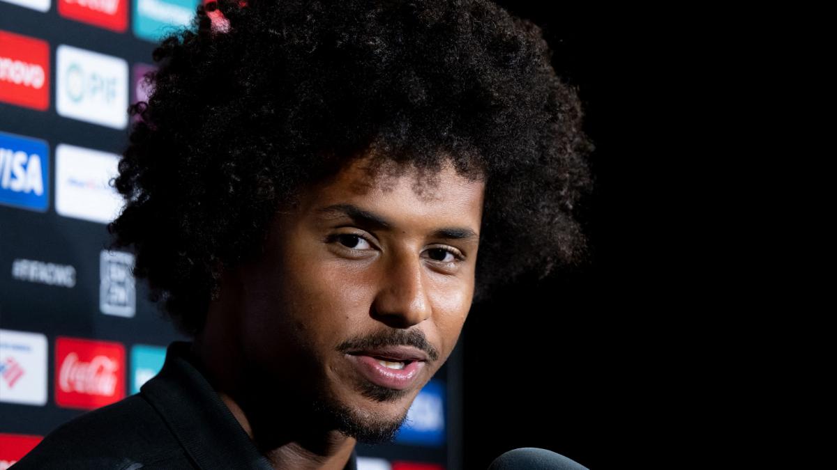 Karim Adeyemi would like to leave Dortmund to satisfy his wife