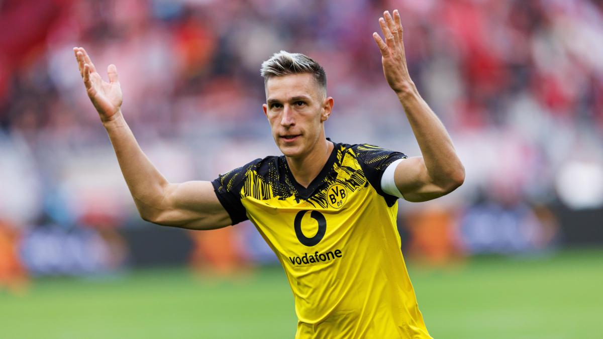 Nico Schlotterbeck's future on hold at Borussia Dortmund
