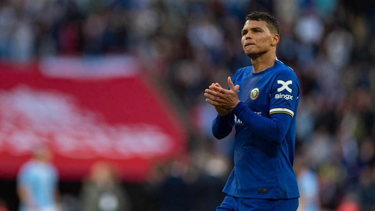 One of Thiago Silva's sons signs pro at Chelsea