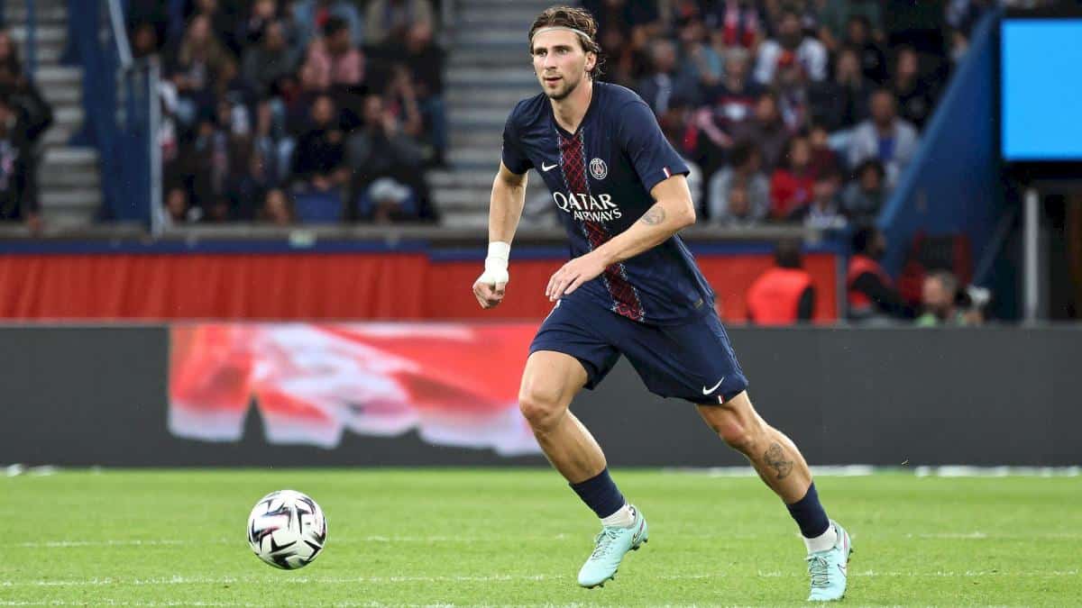 PSG: Luis Enrique reprimands a journalist after a question about Illia Zabarnyi