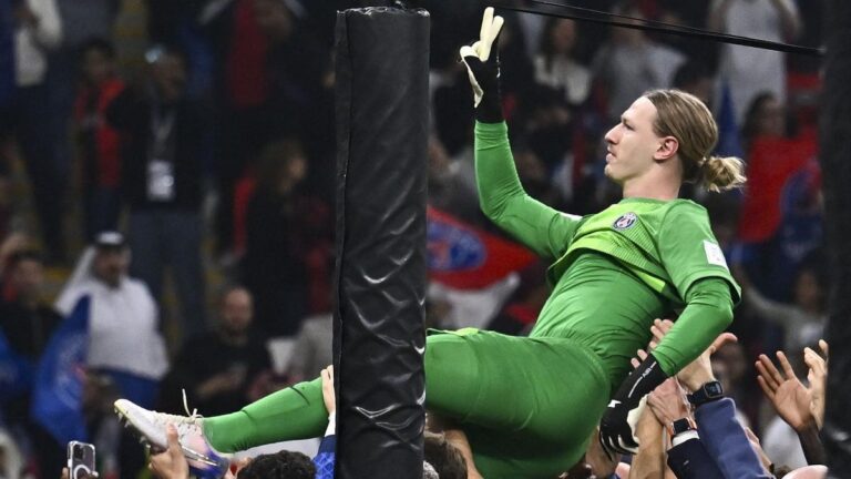 PSG: Russia is on fire for its hero Matvey Safonov