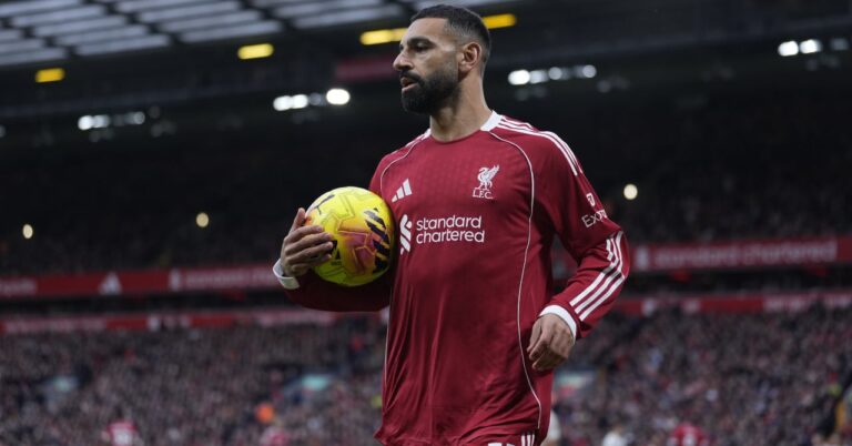 Rooney dismantles Salah after his tantrum