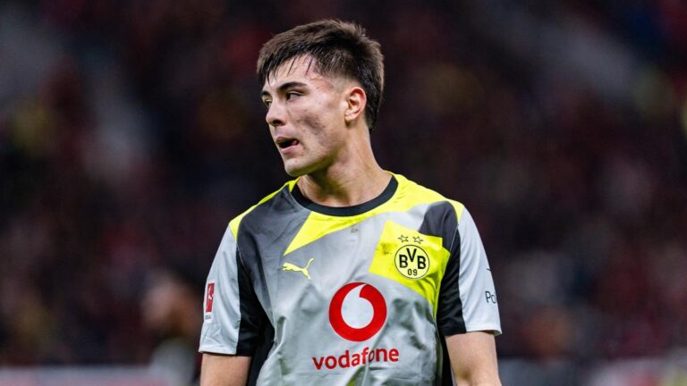 Aaron Anselmino leaves Dortmund and returns to Chelsea