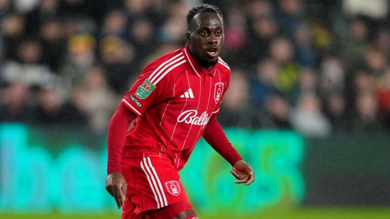 Arnaud Kalimuendo joins Frankfurt