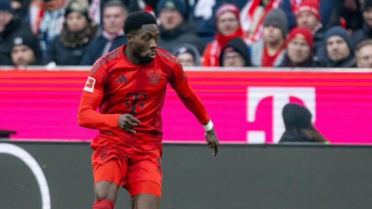 Bayern: Alphonso Davies back as starter after 10 months of absence
