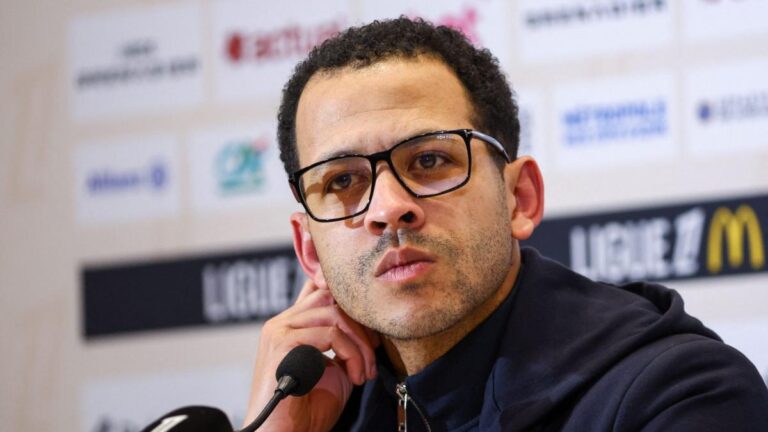 Strasbourg: Liam Rosenior confirms his departure to Chelsea