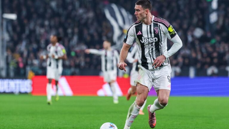 At the end of his contract, Dušan Vlahović will have a strange year