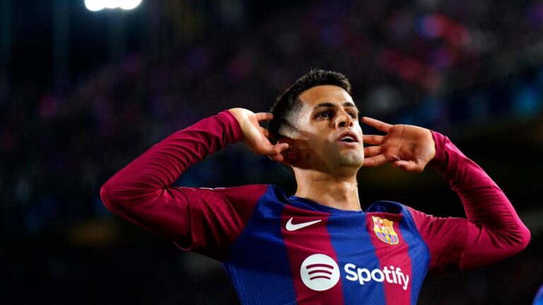 Barça deleted the publications of the formalization of Cancelo's loan