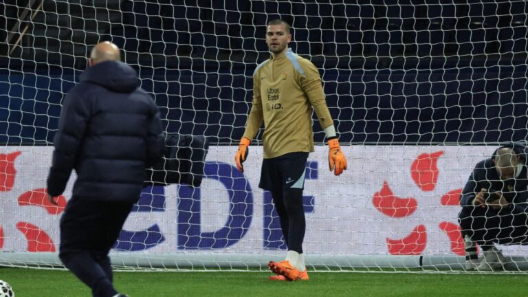 EdF: Robin Risser sends a message to his competitor Lucas Chevalier