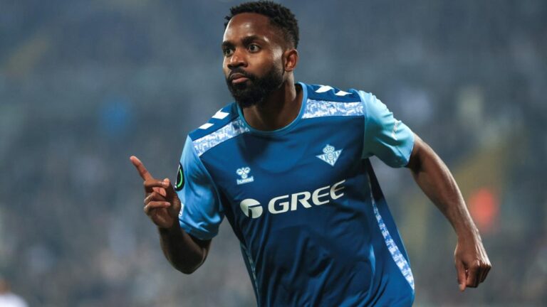 Genoa rushes towards Cédric Bakambu