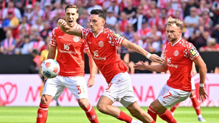 Strasbourg: when Anthony Caci voluntarily took a yellow card to see his girlfriend