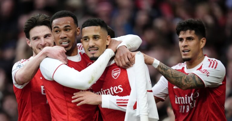 Arsenal resists Chelsea