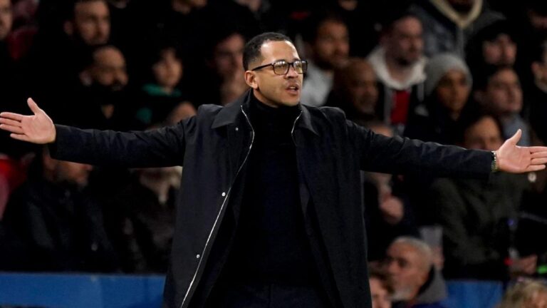 Chelsea: Liam Rosenior rages against the effectiveness of PSG