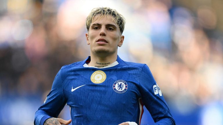 Garnacho's crazy private life in England