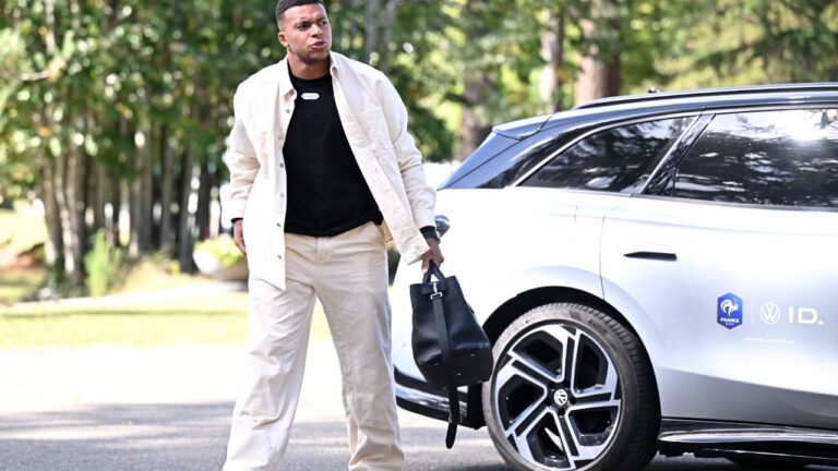 Kylian Mbappé, a 600,000 euro car in his garage!