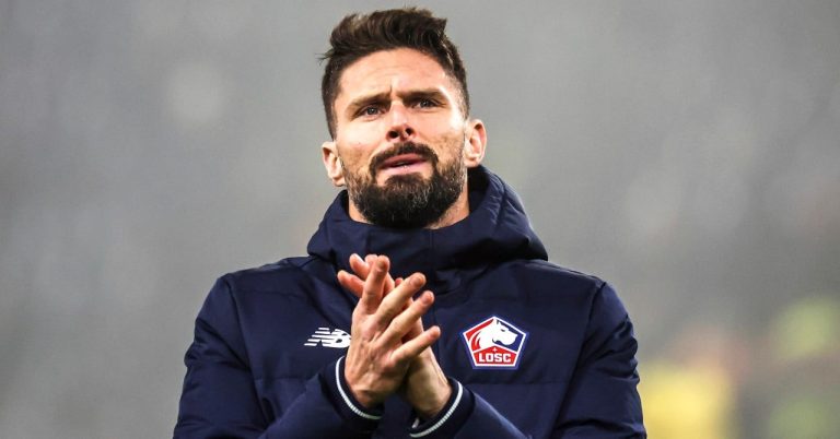 Olivier Giroud in a dirty business!