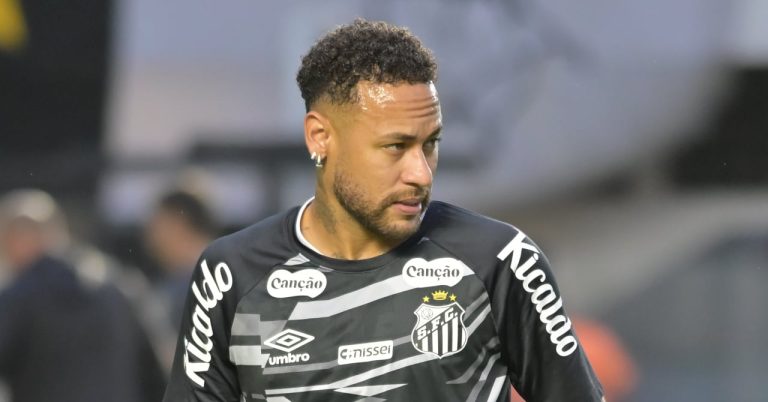 Brazil, a place becomes available for Neymar before the World Cup