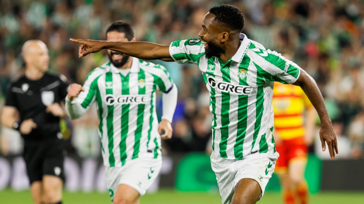 Cédric Bakambu angered everyone at Betis!