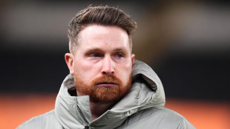 Chelsea hold their manager for the end of the season