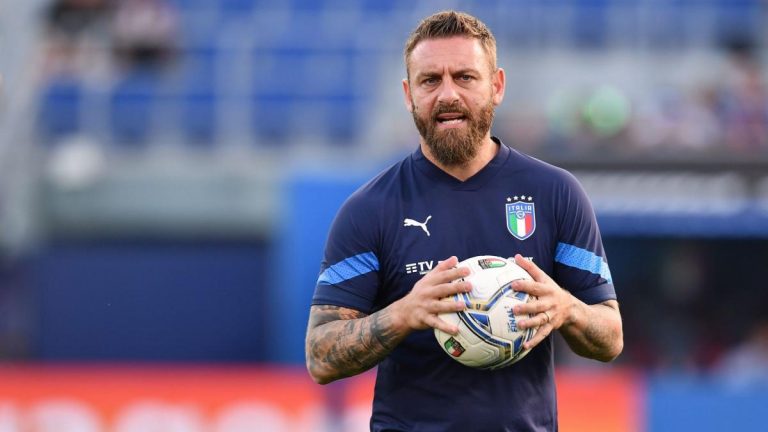 Daniele De Rossi mocks the Italian federation