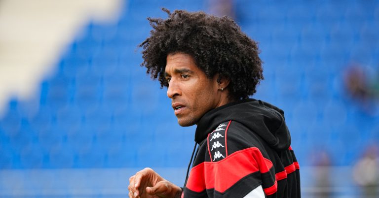 Dante returns to Bayern Munich, it's signed!